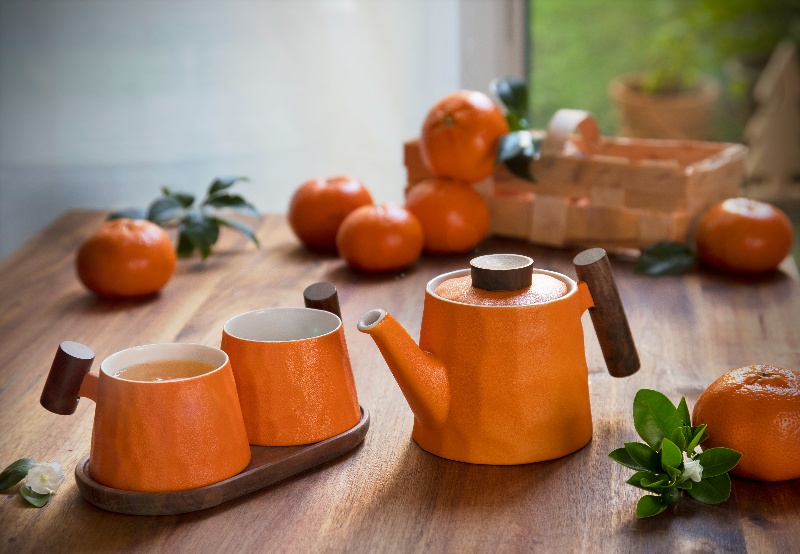 Handmade Fine Bone China Porcelain Teapot with Rosewood Handle